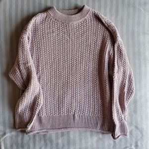 Universal thread sweater, size S